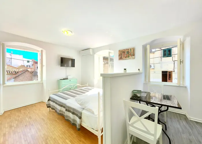 Bruna In The Old Town ספליט