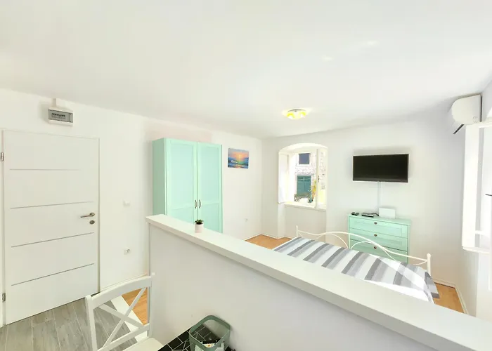 Bruna In The Old Town דירה