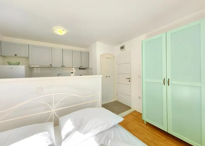 Bruna In The Old Town דירה